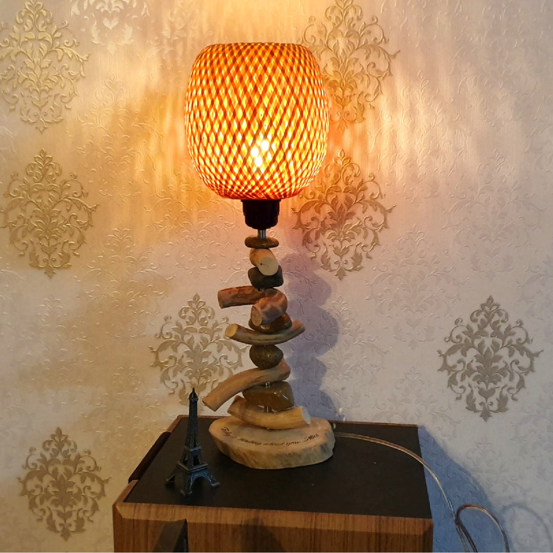 THE UNIQUE WOODEN TABLE LAMP